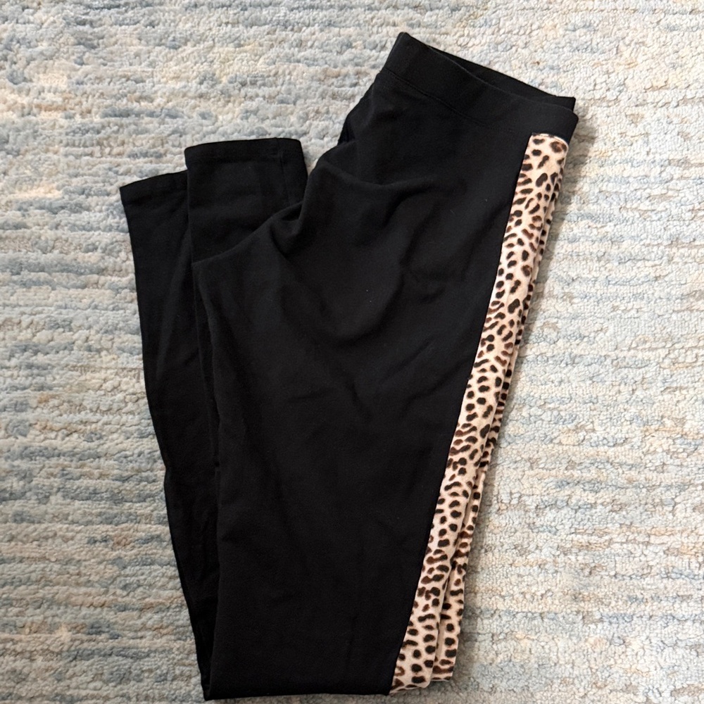 Victoria's Secret Black and Leopard Print Leggings 96%cotton